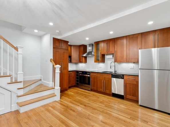 241 Beacon St 1A, Boston MA 02116