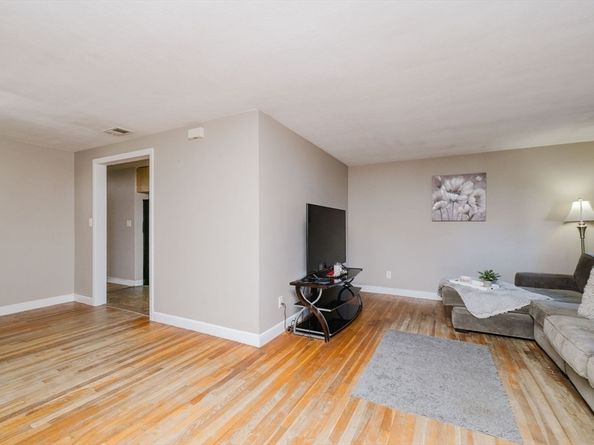 16 Norwich St, Dedham MA 02026