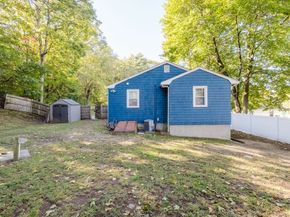 16 Norwich St, Dedham MA 02026