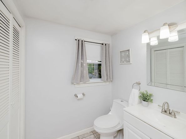 16 Norwich St, Dedham MA 02026