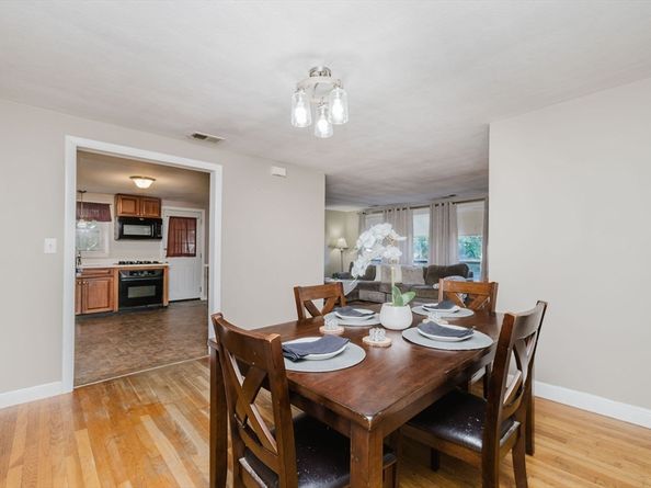 16 Norwich St, Dedham MA 02026