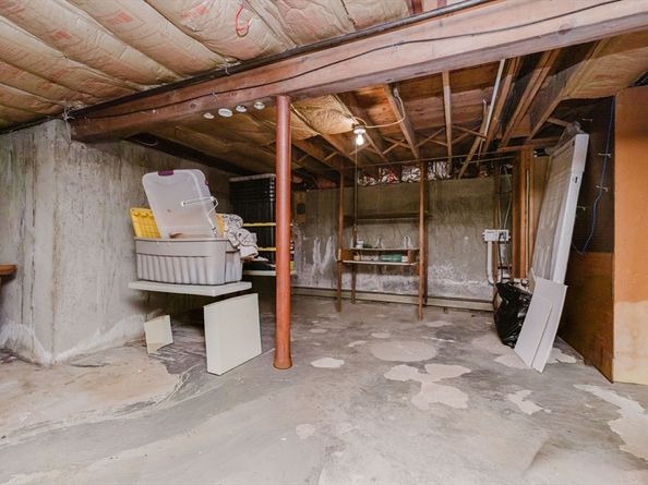 16 Norwich St, Dedham MA 02026