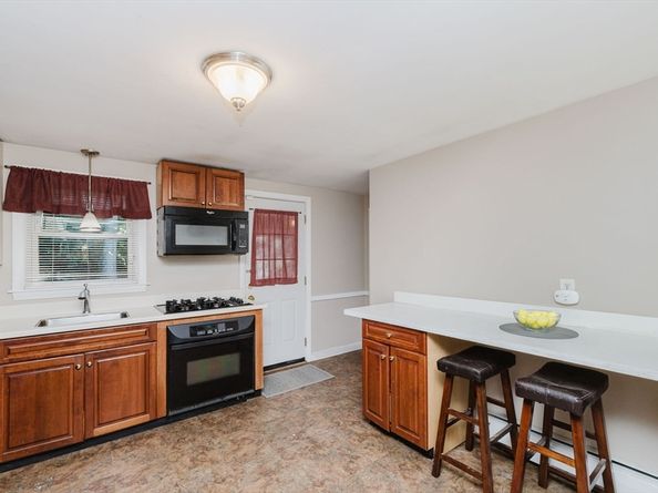 16 Norwich St, Dedham MA 02026