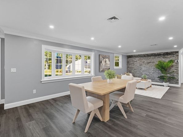 36 Pondview Cir, Brockton MA 02301