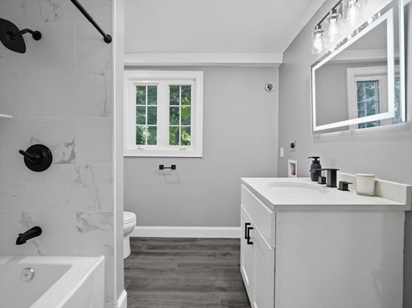 36 Pondview Cir, Brockton MA 02301