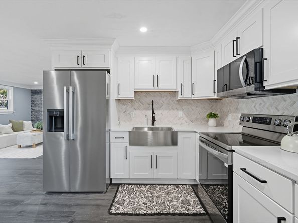 36 Pondview Cir, Brockton MA 02301