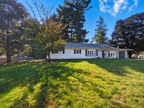 36 Pondview Cir, Brockton MA 02301