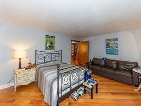 6 Leonard St, Lakeville MA 02347