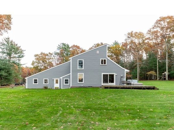 6 Leonard St, Lakeville MA 02347