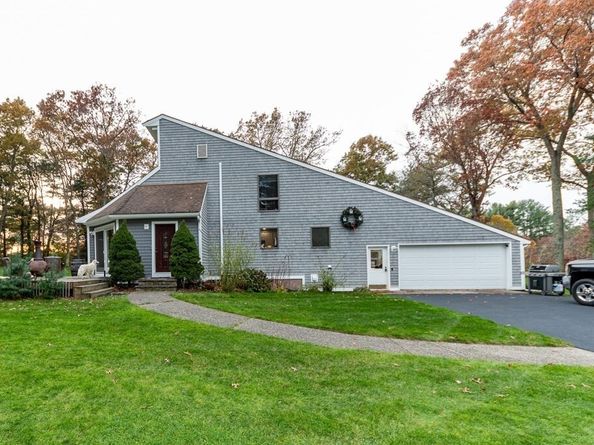 6 Leonard St, Lakeville MA 02347