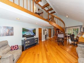 6 Leonard St, Lakeville MA 02347