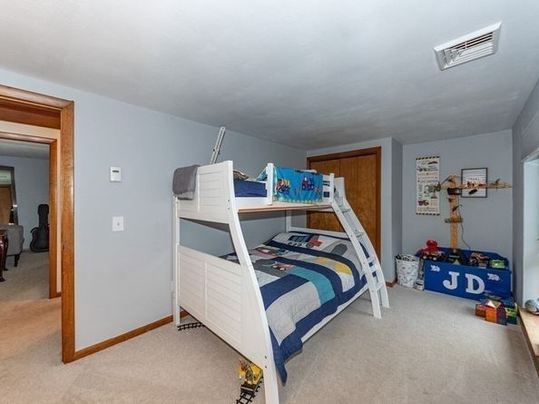 6 Leonard St, Lakeville MA 02347