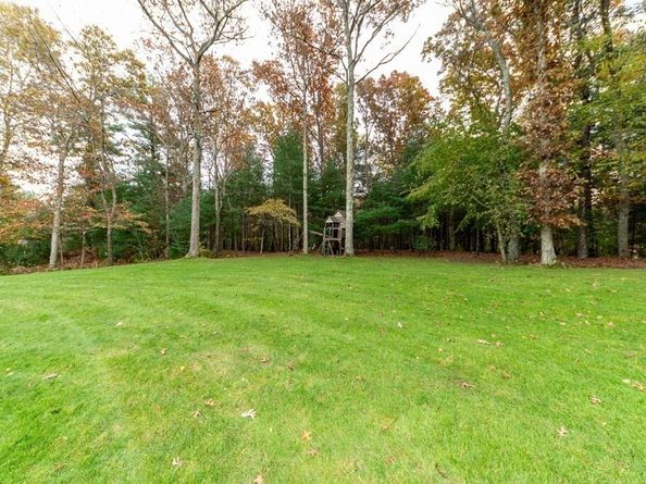 6 Leonard St, Lakeville MA 02347