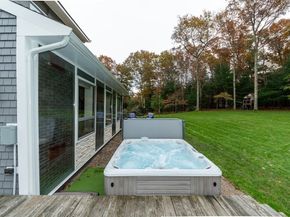 6 Leonard St, Lakeville MA 02347