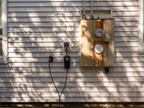 18 Edgewood Dr, Holden MA 01520