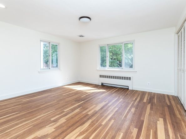 91 Grove St, Brookline MA 02467
