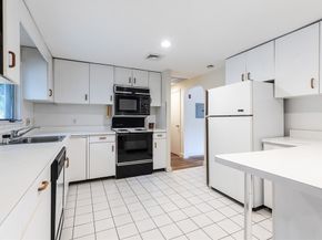 91 Grove St, Brookline MA 02467