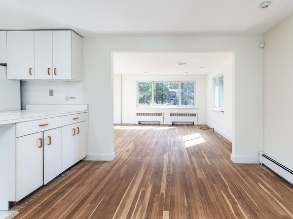 91 Grove St, Brookline MA 02467