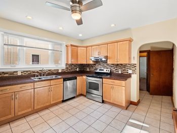 492 Metropolitan Ave