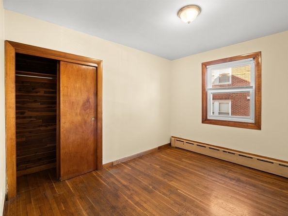 492 Metropolitan Ave, Boston MA 02136