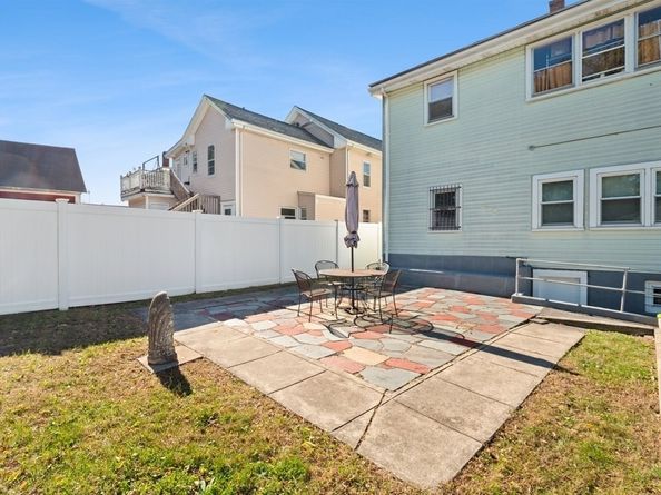 492 Metropolitan Ave, Boston MA 02136