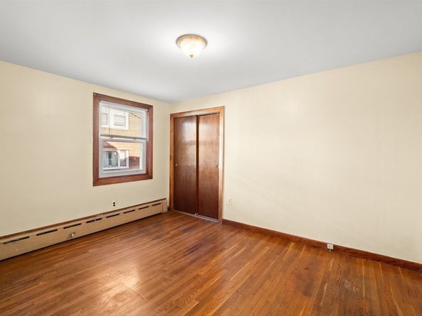 492 Metropolitan Ave, Boston MA 02136
