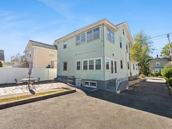 492 Metropolitan Ave, Boston MA 02136