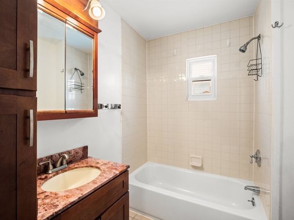 492 Metropolitan Ave, Boston MA 02136