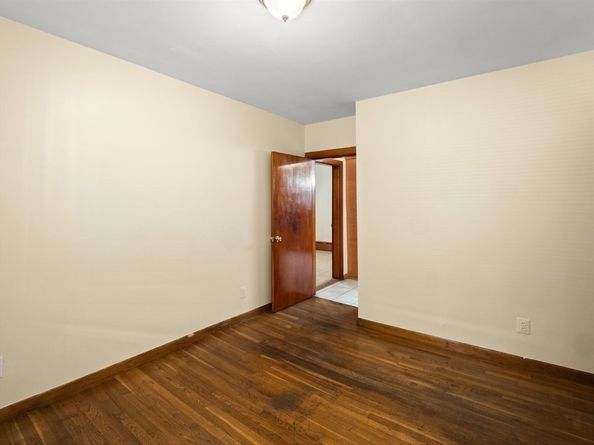 492 Metropolitan Ave, Boston MA 02136