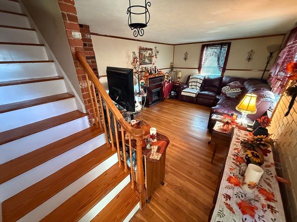 19 Mt Carmel St, Fitchburg MA 01420