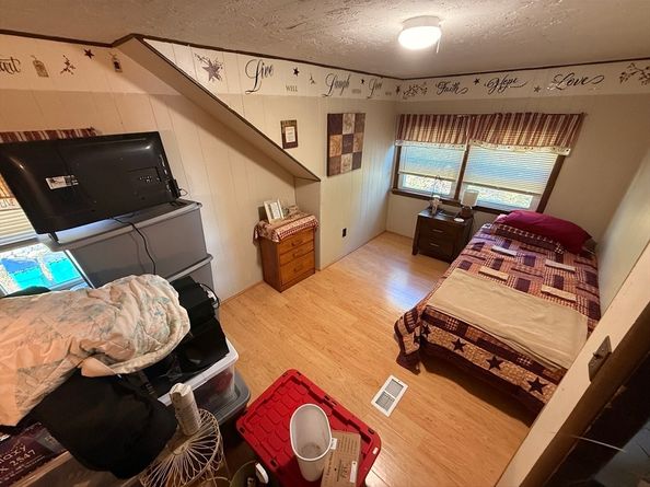 19 Mt Carmel St, Fitchburg MA 01420