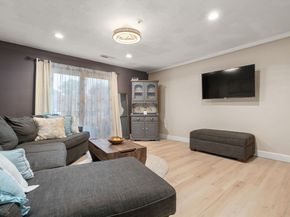 8 Kingswood Dr D5, Abington MA 02351