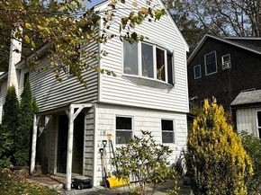 22 Lakeshore Dr, Wayland MA 01778
