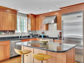 82 Green St 82, Brookline MA 02446