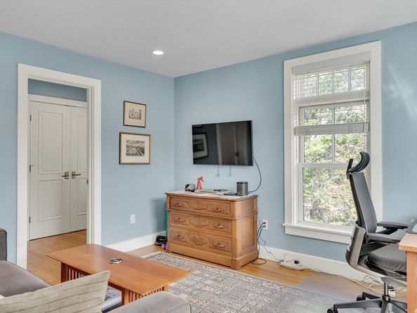 82 Green St 82, Brookline MA 02446