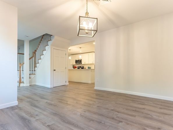 54 Westfield Dr, Holliston MA 01746