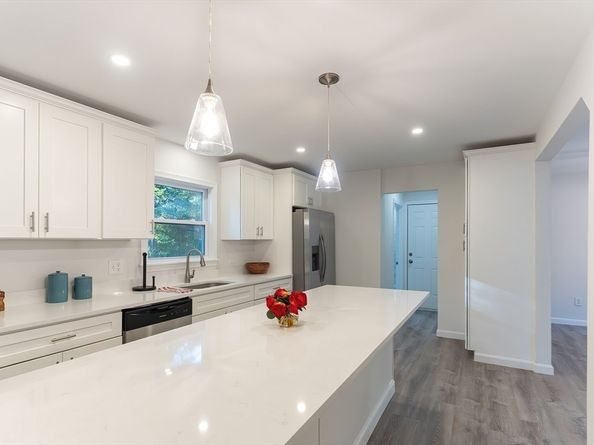 54 Westfield Dr, Holliston MA 01746