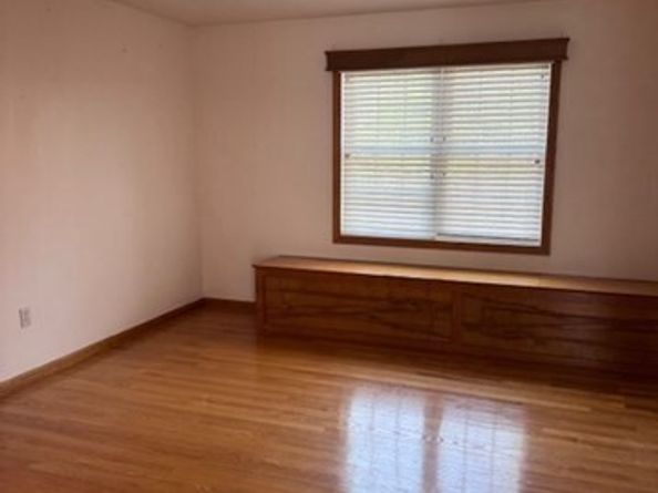 435 School St, Stoughton MA 02072