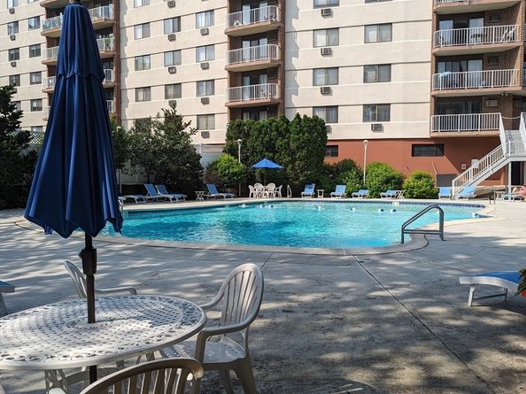 151 Coolidge Ave 105, Watertown MA 02472