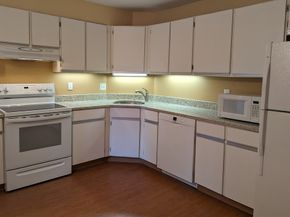 151 Coolidge Ave 105, Watertown MA 02472