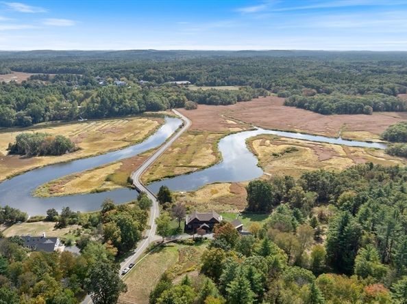 254 Middle Rd, Newbury MA 01922
