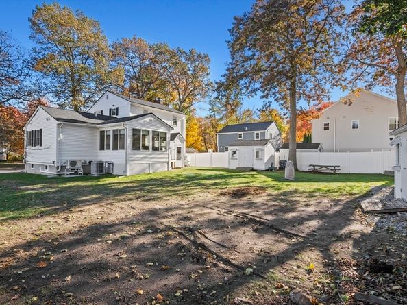 27 Fairview Avenue, Wilmington MA 01887
