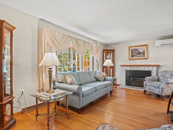 27 Fairview Avenue, Wilmington MA 01887