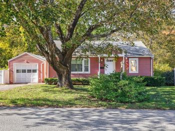 83 Stoneleigh Rd