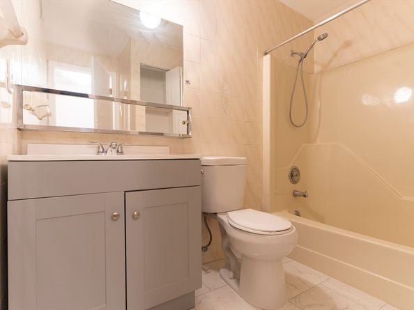 4 Kennedy Lane 49, Milford MA 01757