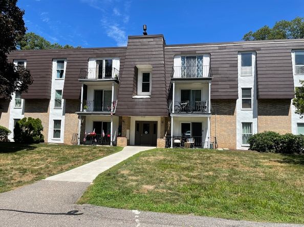4 Kennedy Lane 49, Milford MA 01757