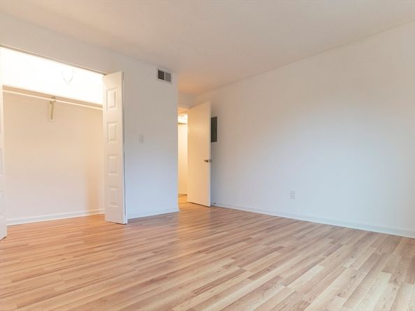 4 Kennedy Lane 49, Milford MA 01757