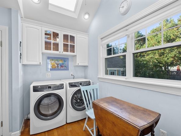 3 Oak St, Marblehead MA 01945