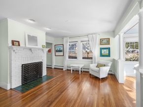 3 Oak St, Marblehead MA 01945