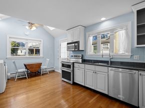 3 Oak St, Marblehead MA 01945